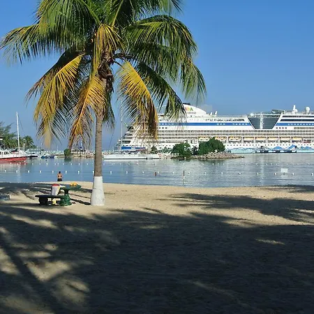 Beach Studio 6 Ocho Rios Room photo
